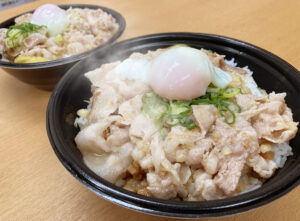 ★The男メシ★名物すた丼の店 八王子店さんの「とんこつ背油すた丼」にチャレンジ!